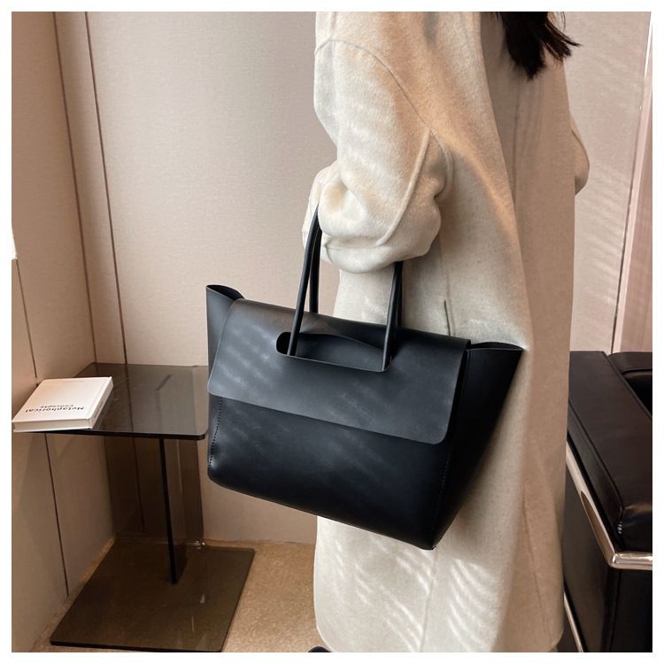 Große 2025S Designer High-End Big Bag Damentasche Neue trendige koreanische Version der Handtasche mit großer Kapazität Retro Pendlertasche Messenger Bag_voghion.com