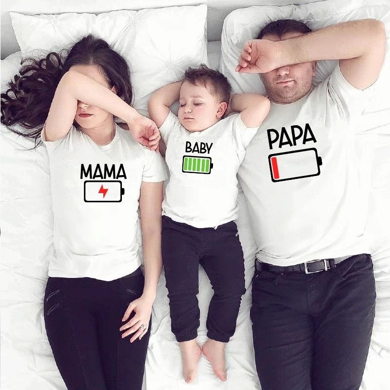 Frühling und Herbst Eltern-Kind-Kleidung Neue Kurzarm-T-Shirt Familie von drei oder vier Vater und Sohn Kleidung_voghion.com