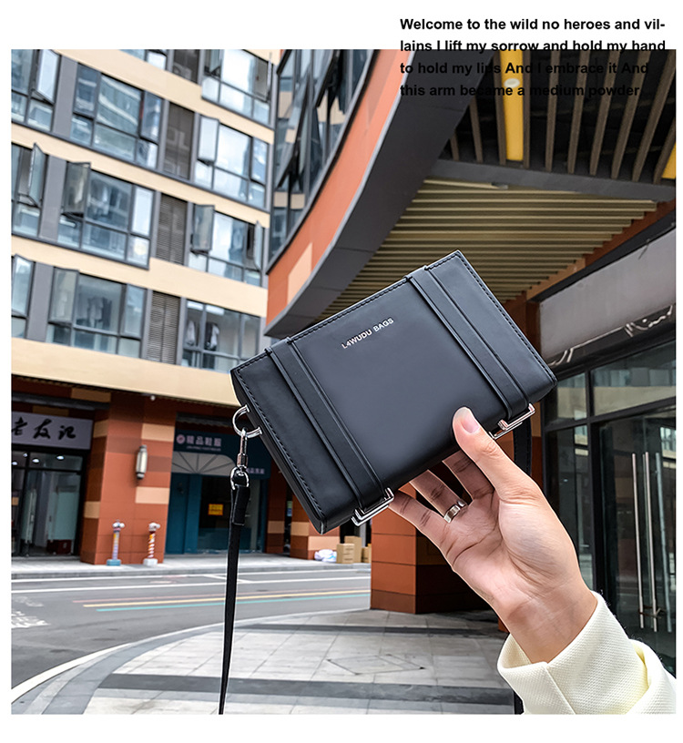 Uusi Hot Single Shoulder miesten ja naisten muotitrendi, Box hopea Crossbody -laukku, henkilökohtainen reppu, pieni neliö_voghion.com