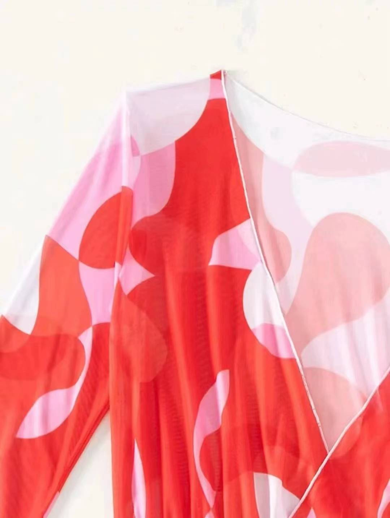 Traje de baño europeo nuevo de tres piezas 2024 Bikini de mujer Bikini de una pieza con manga larga y parte superior de malla_voghion.com