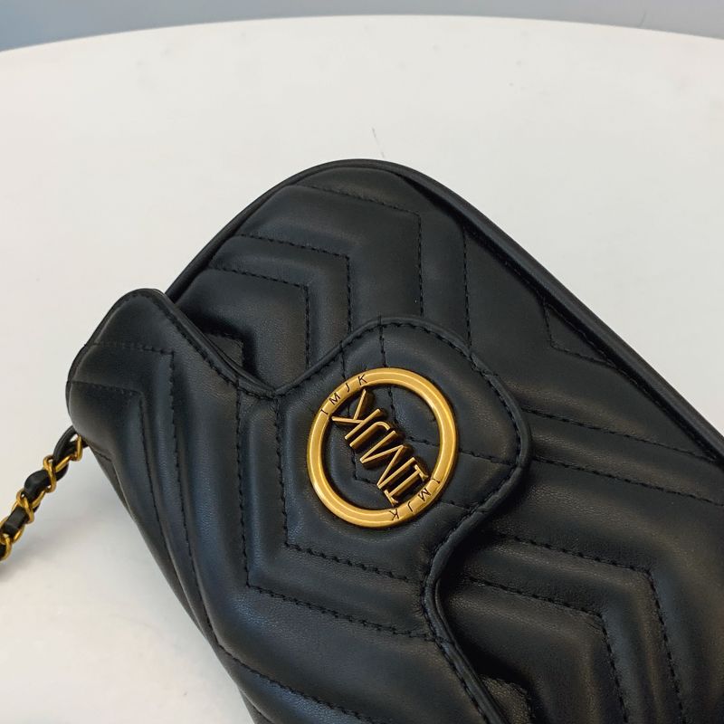 Elegant Striped Quilted Shoulder Bag Glossy Finish Gold Letter Decor Large Capacity Magnetic Flap Adjustable Strap Multifunction Travel Purse23*7*14cm_voghion.com