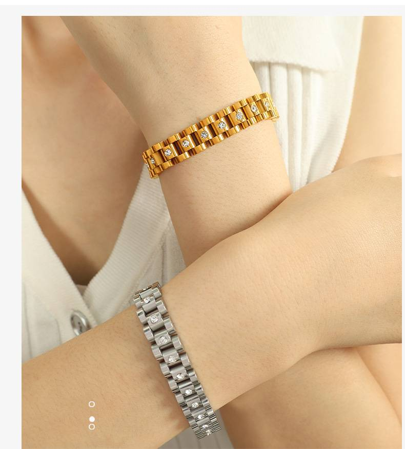 Retro style exquisite bracelet for girls gold round white rhinestone watch chain does not fade jewelry_voghion.com