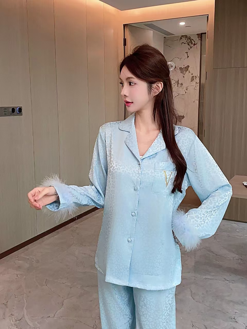 Underwear & Sleepwears Leopard Feather High End Pajamas For Women Autumn And Winter Gold Velvet Long Sleeved Comfortable Home Clothes Suit_voghion.com