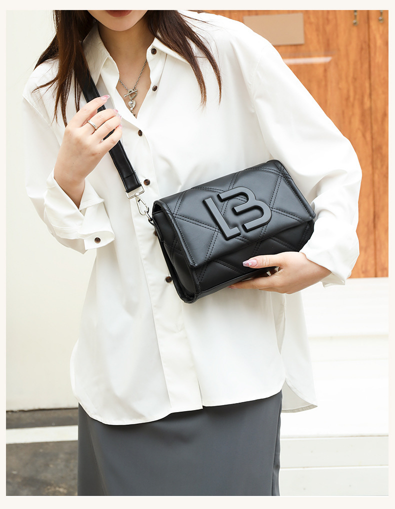 Prodotto di lusso leggero transfrontaliero Borsa a tracolla BIMBAYLOLA in pelle imbottita semplice borsa a tracolla a catena da donna_voghion.com
