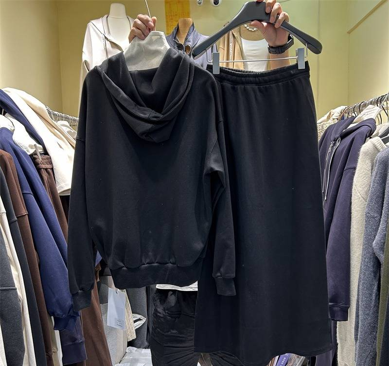 Women's Clothing Oversized Zip-Up Hoodie & High-Slit Stretchy Skirt Set – Raw Edge Streetwear (Beige, Unisex Fit)_voghion.com