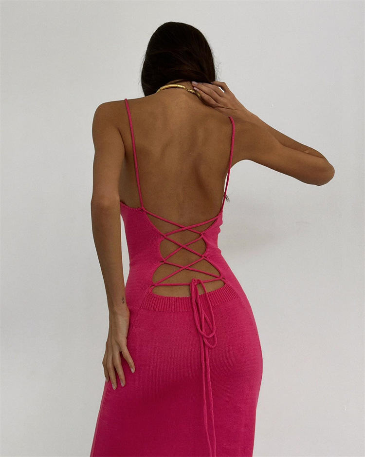 Sexy mittellanges, tailliertes Strickkleid mit Strapsen_voghion.com