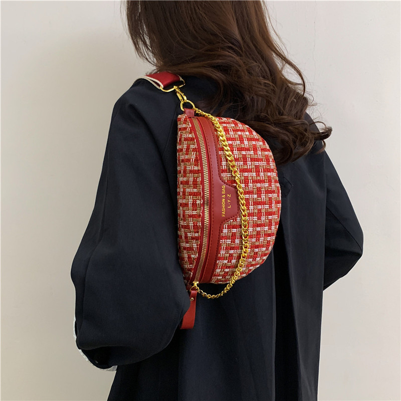 Large capacity braided chest bag with straps and single shoulder chain design_voghion.com