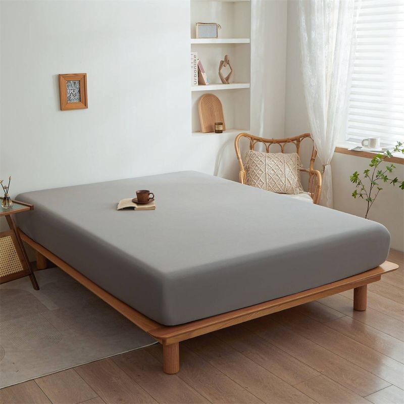 Drap-housse uni – Protège-matelas extensible et antidérapant (blanc, rose, bleu ciel et plus) – Couvre-lit minimaliste moderne_voghion.com