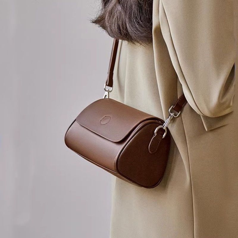 Borsa a tracolla versatile di alta qualità con cuscino elegante da donna, nuova collezione primavera estate 2024_voghion.com