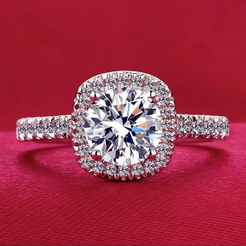 tikto Live S Silver Classic Six Claw One Carat Simulated Diamond Princess Square Bag Movable Ring Female_voghion.com