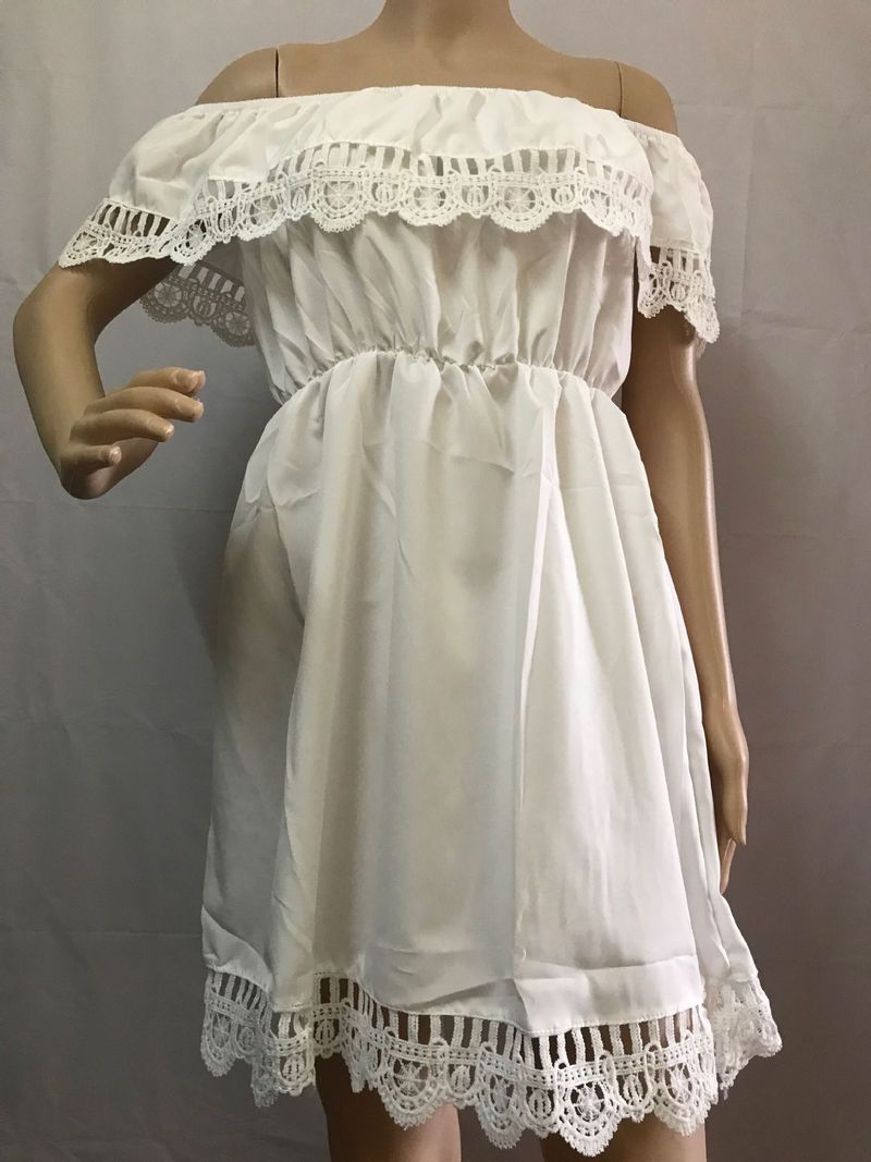 Abito in pizzo con spalle scoperte da donna estate e autunno 2022_voghion.com