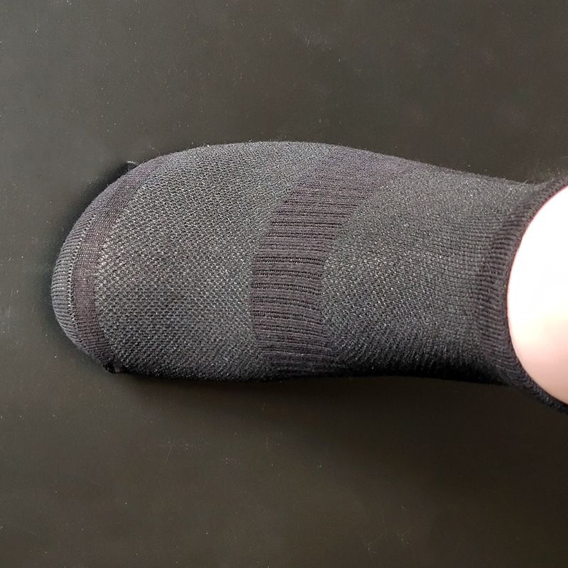Dünne Sommersocken für Herren aus Mesh, Sportsocken mit Ohrenklappen, Baumwollsocken in Schwarz und Weiß, einfarbig, Herren-Bootssocken, atmungsaktiv, Herrensocken Neu_voghion.com