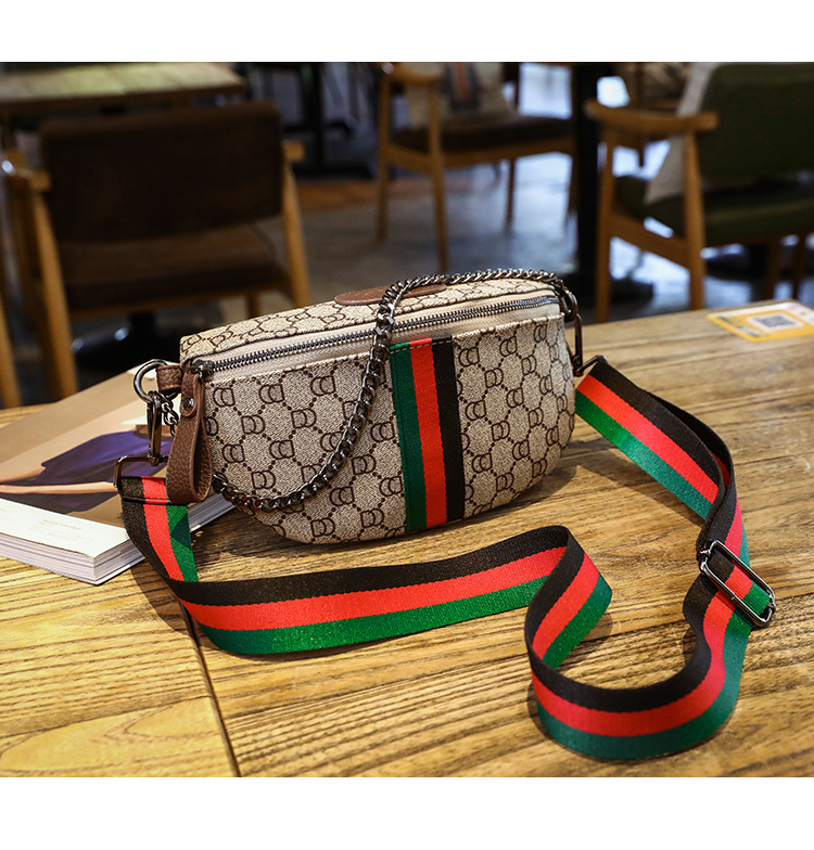 Dames 2023 nieuwe tas herfst en winter mode borsttas high-end gevoel brede schouderband een schouder Messenger kleine tas_voghion.com