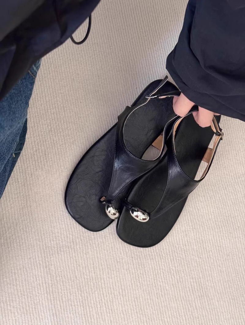 Sandales plates à bride unique pour femmes, nouvelle collection été 2025, en cuir souple, à bout ouvert_voghion.com