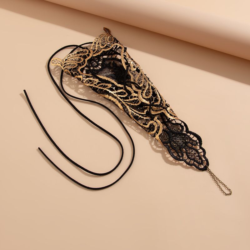 Ensemble de colliers et de chaînes de clavicule incrustées irrégulières en dentelle_voghion.com