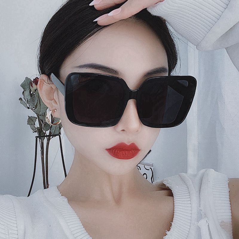 LazyZoom European And American Retro Oversized Frame Black For Women Big Net Red Face Small Street Shooting Glasses Vacation_voghion.com