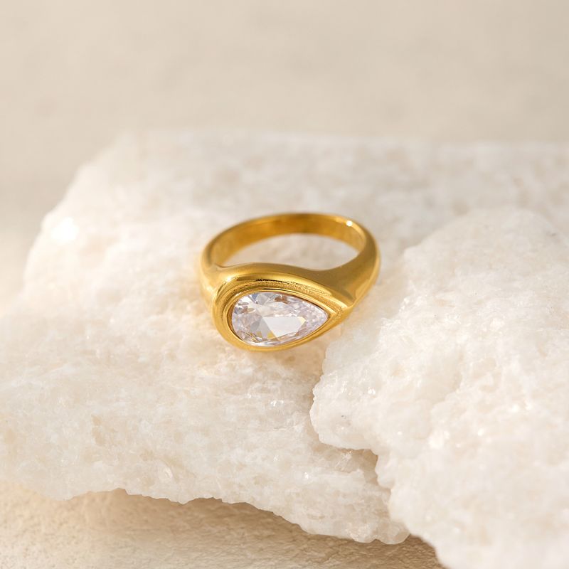 Anello da donna in stile retrò con goccia d'acqua in zircone, placcato in oro vero e titanio, in acciaio_voghion.com
