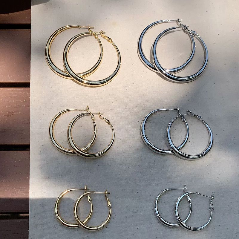 Cerchio grande classico e semplice per donna, stile vintage da pendolare, stile fresco ed elegante, cerchio minimalista con ago in argento_voghion.com