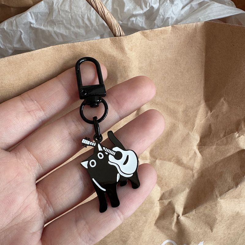 Gitarrenkatze guckt auf kleine schwarze Katze Schlüsselanhänger Schultasche Kleiner Anhänger Cartoon Niedliches und vielseitiges Zubehör_voghion.com