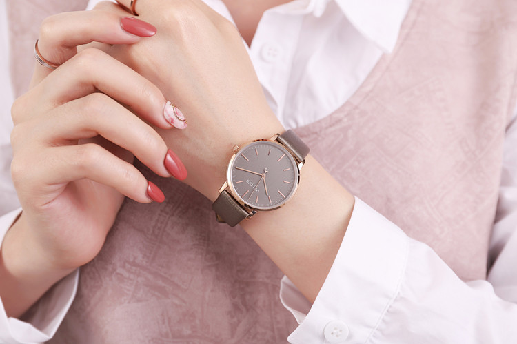 Regalo elegante e alla moda Ladies Student Cinturino in pelle di alta qualità Orologio casual da lavoro rotondo vintage al quarzo impermeabile_voghion.com