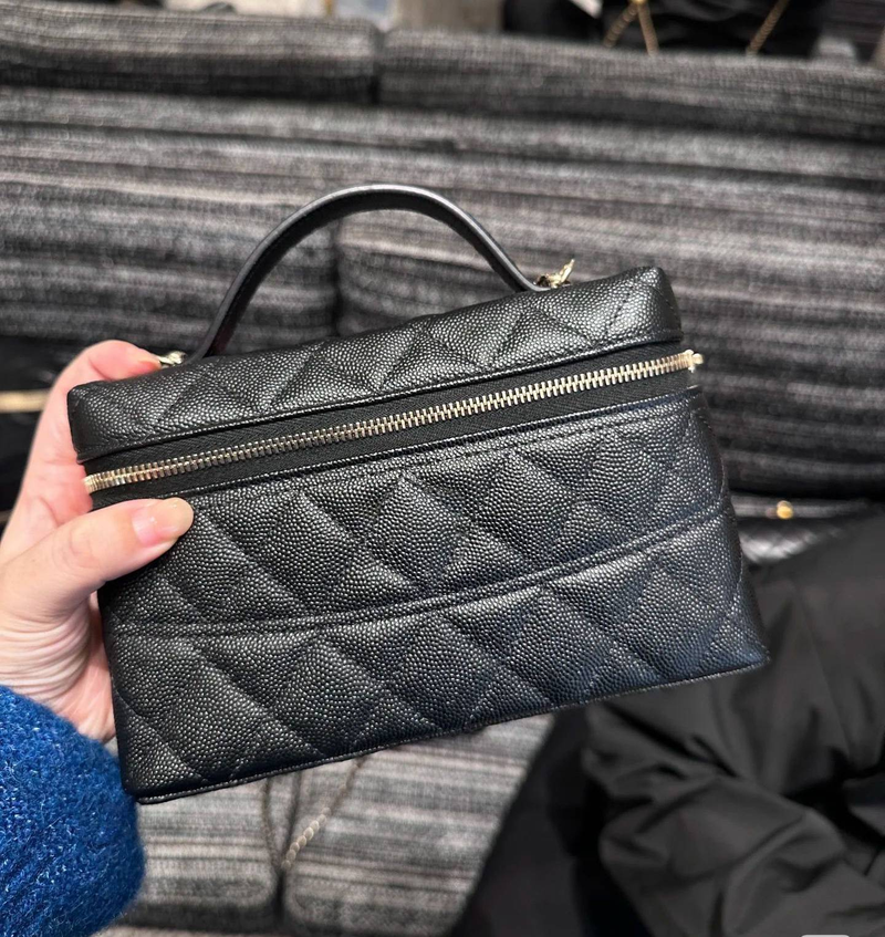 2025 Spring New Solid Color Diamond Grid Embroidery Thread Women's Handbag, Caviar Makeup Bag, Box Bag_voghion.com