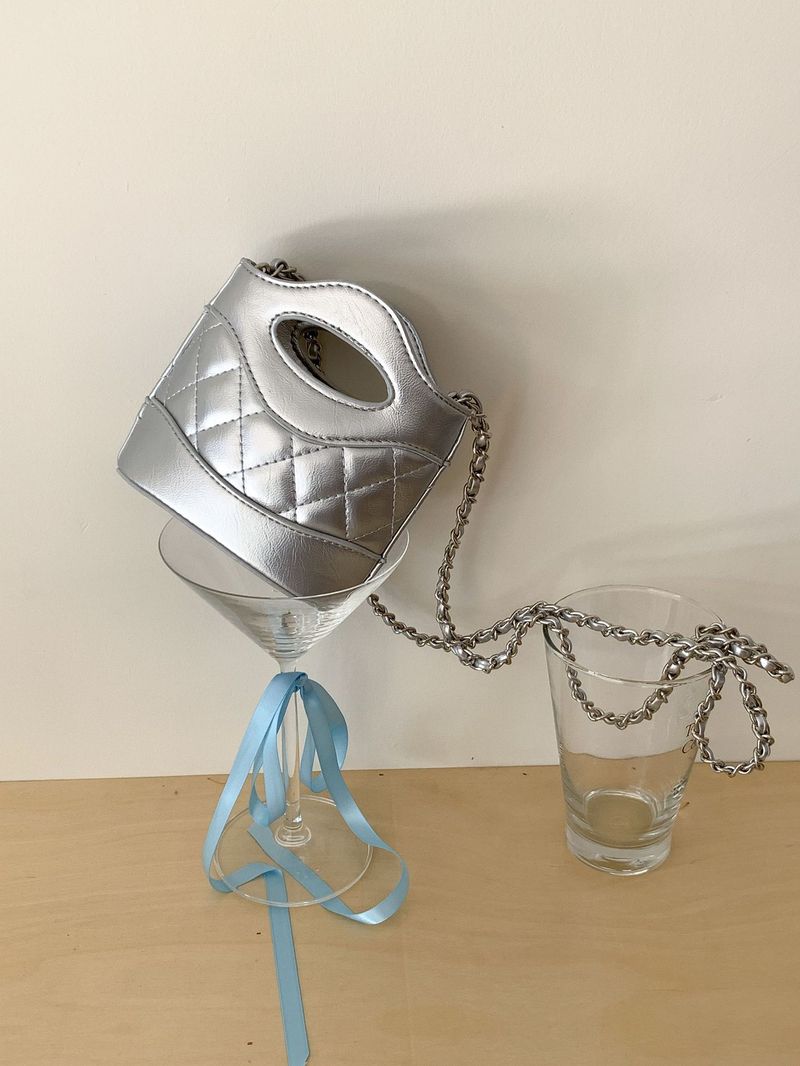 Mini Bag For Women Fashionable Crossbody Headphones Lipstick Mini Niche Rhombus Bag One Shoulder Small Style Chain Bag_voghion.com