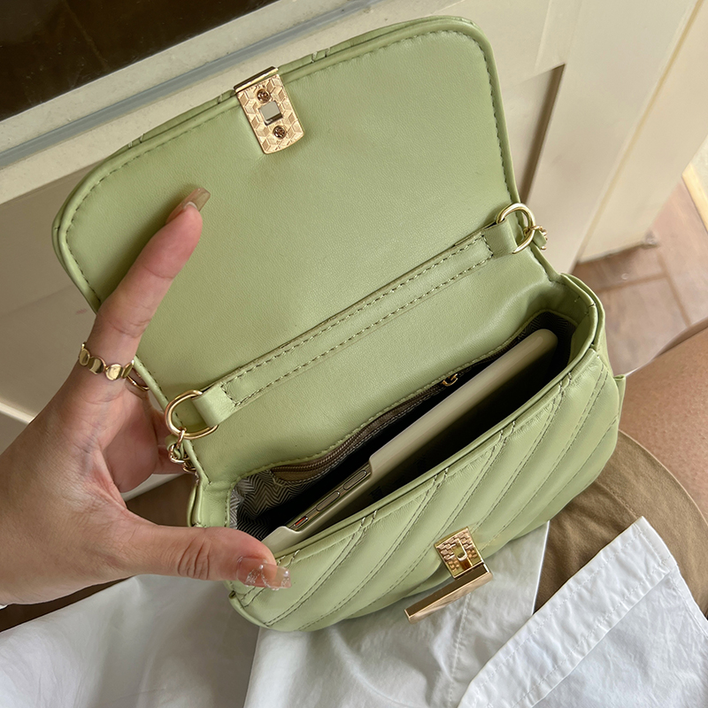 2024 Popular Square One Shoulder Crossbody Chain Texture Versatile Lingge Small Fragrant Women's Unique New Bag_voghion.com