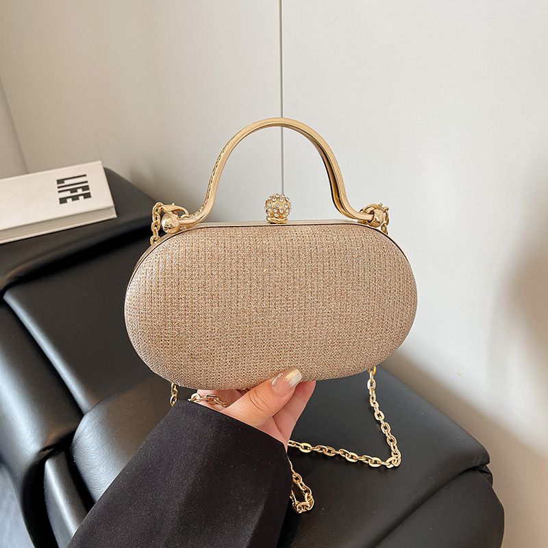 Borsa a tracolla per telefono con catena a forma di lucchetto, elegante e raffinata, da donna, stile 2025_voghion.com