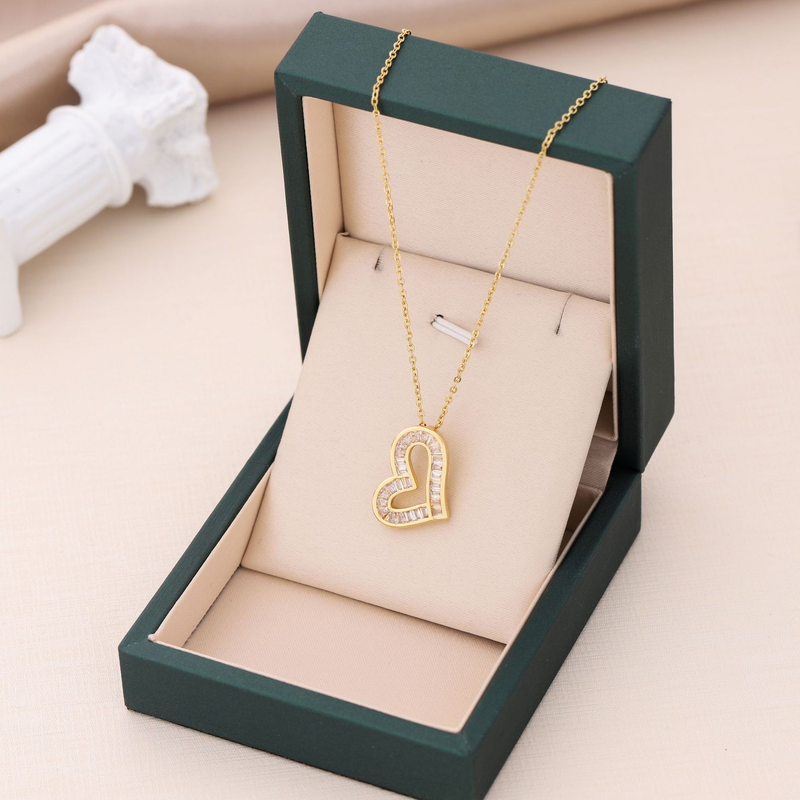 Kadınlar İçin Yeni Narin İçi Boş Kalp Kolye Kolye Ucu Buzlu Bling Cz Taşlı Aşk Kalp Takıları Parlak Kız Moda Takıları_voghion.com