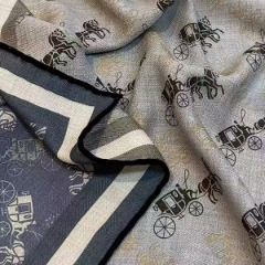 Sciarpa autunno-inverno da donna di alta qualità, double face, in seta e lana, modello Mulberry Real Blue Carriage 85_voghion.com