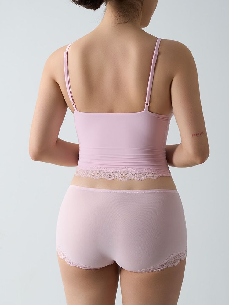 Completo intimo in pizzo FIT EVERYBODY | Intimo in pizzo leggero con spalline in pizzo e angoli piatti, comodo e inclusivo - colore della pelle_voghion.com