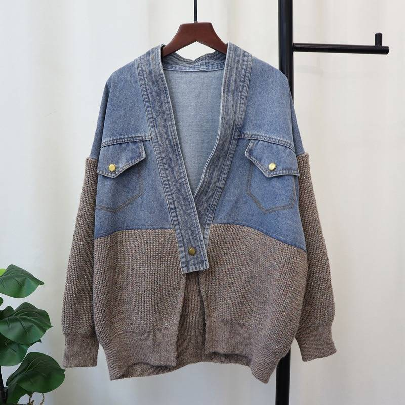 Denim-Patch Knit Cardigan – Oversized V-Neck Sweater Coat (Textured Polyester Blend, Minimalist Grey/Beige, Work-to-Weekend Staple)_voghion.com