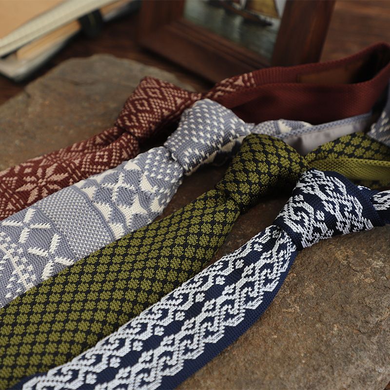 Cravatta stretta da uomo, stile college britannico, casual coreano, 6 cm, lavorata a maglia, testa piatta, motivo a fiocco di neve rosso_voghion.com