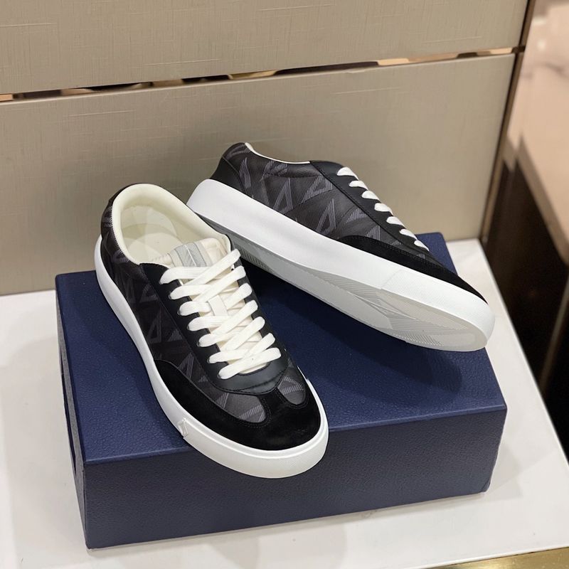 Sneakers basse con lacci, alla moda, comode e casual, in pelle opaca patchwork, nuove di zecca, primavera e autunno 2025_voghion.com