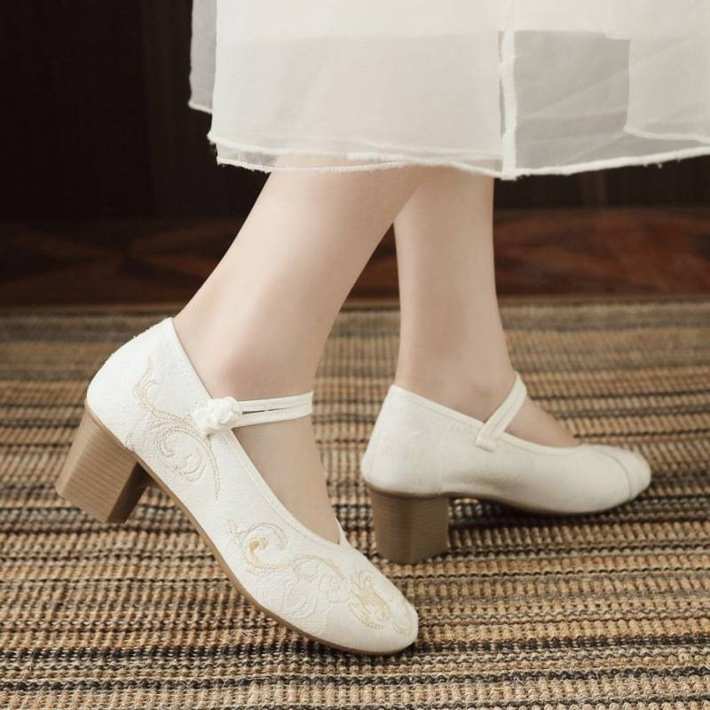 Damenschuhe mit hohen Absätzen und Cheongsam-Stil, alter Stil, Square Dance, dicke Absätze, dicke Sohle, bestickte Stoffschuhe, Frau_voghion.com