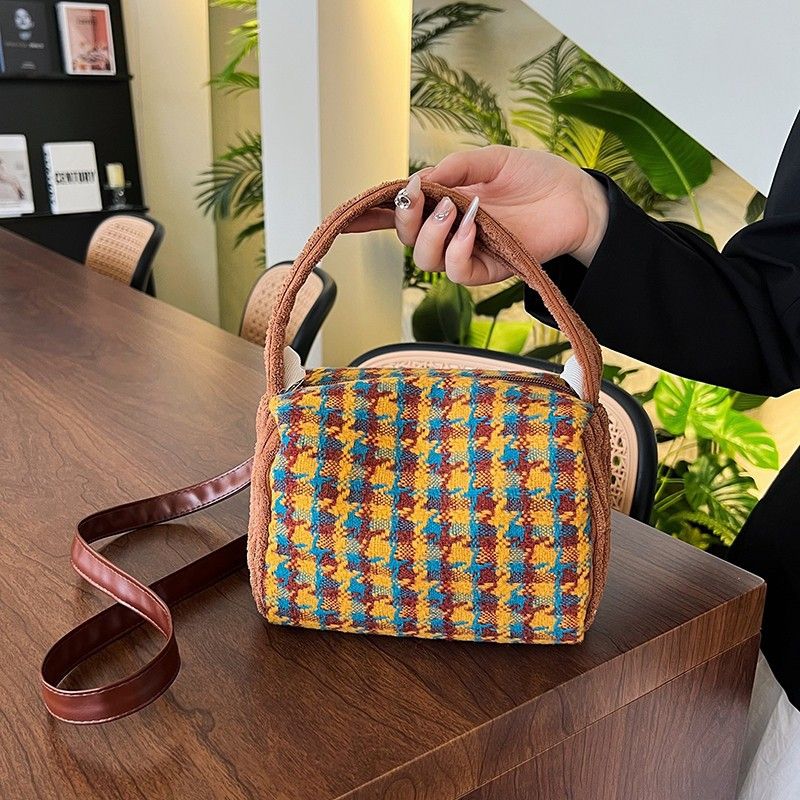 Borsa a tracolla casual alla moda, piccola e quadrata, di tendenza, nuova primavera 2024, da donna_voghion.com