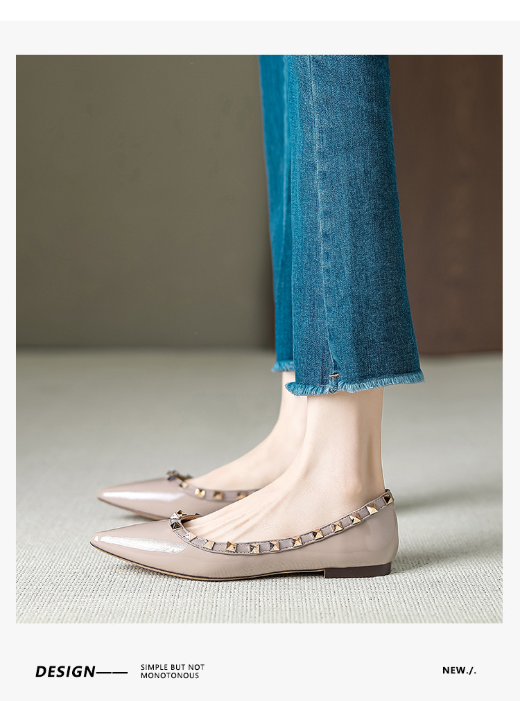 Scarpe basse francesi a punta per donna con bocca bassa, scarpe basse con suola morbida e calda in vernice rivettata Evening Breeze W925-1_voghion.com