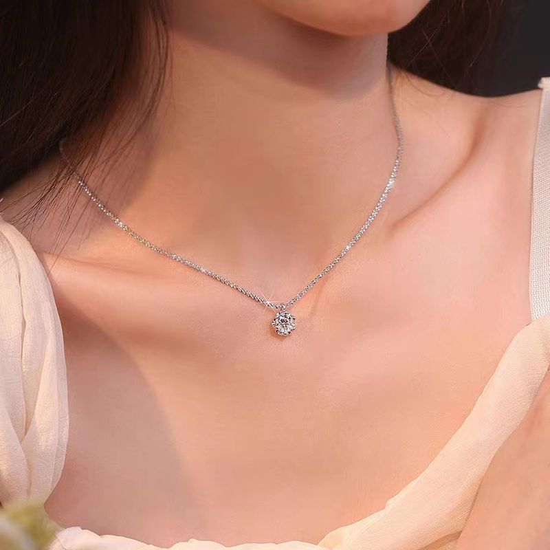 Französische Retro-Halskette mit olivweißem Diamant-Mini-Anhänger, Sternenhimmel-Halskette für Damen, Ins-Nische, funkelnde Halskette für Damen_voghion.com