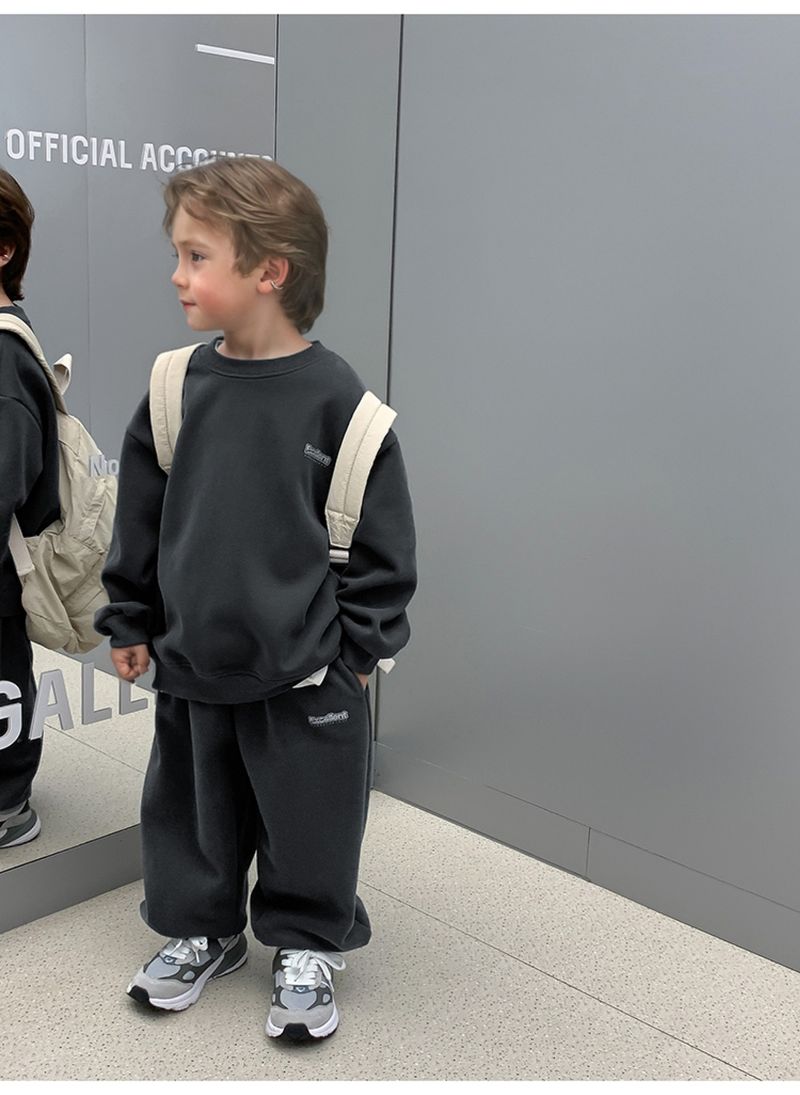 Conjunto deportivo de otoño estilo coreano para niño: sudadera con capucha y pantalón deportivo en tonos neutros (3-8 años, 120-170 cm, caqui/morado/gris)_voghion.com