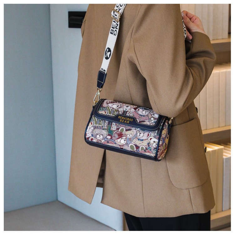 Bolsas clássicas de marca com design de nicho, bolsas femininas com temperamento, bolsas de urso, bolsas de ombro inclinadas da moda_voghion.com