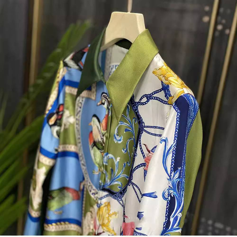 Camicia in twill di seta con stampa animalier – Collo a revers aperto sul davanti (S-XXXL)_voghion.com
