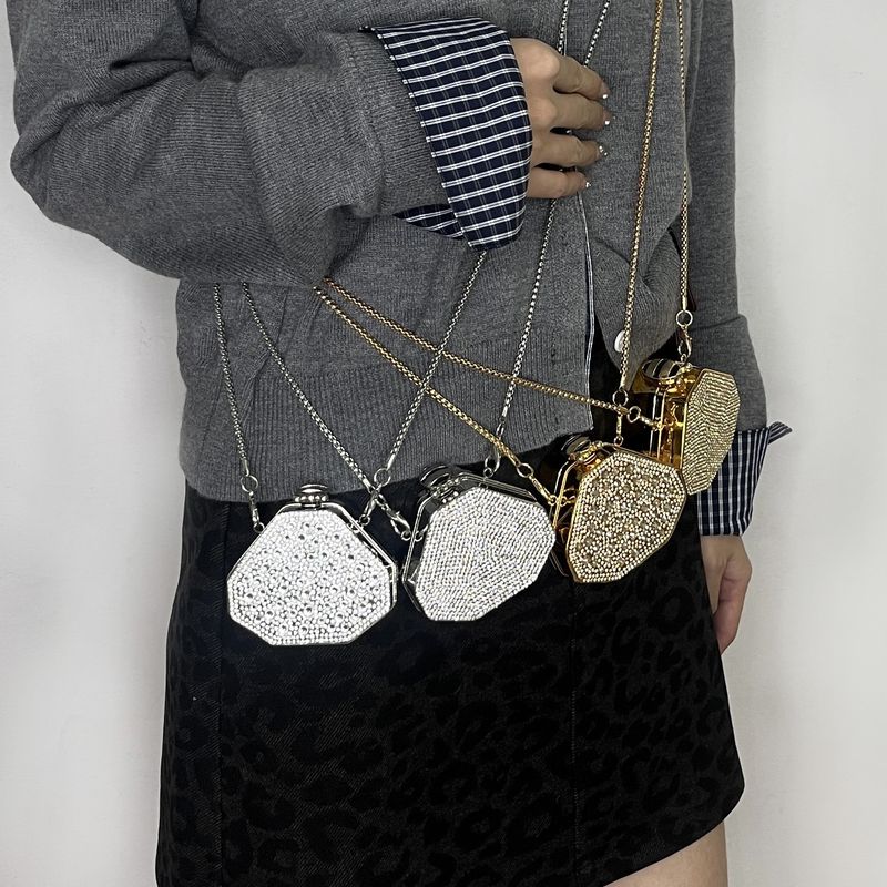 2024 Mini personalizzato Full Diamond Acrylic Round Cake Piccola borsa alla moda e versatile Diagonal Cross Accessori_voghion.com