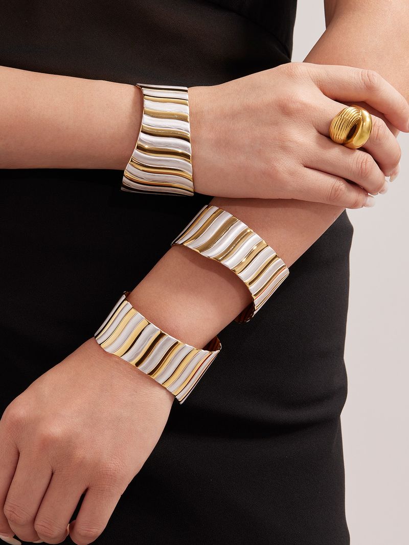 Square Sugar Geometric Opening Wide Silver Interlayer Dual Color Bracelet, Niche Striped Stainless Steel Minimalist Bracelet_voghion.com