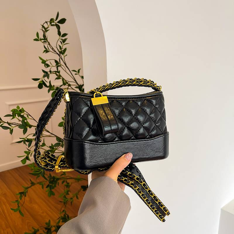 Borsa di alta qualità nuova catena nicchia moda vagabonda 2024 fragranza borsa a tracolla singola borsa da donna Ring-check_voghion.com