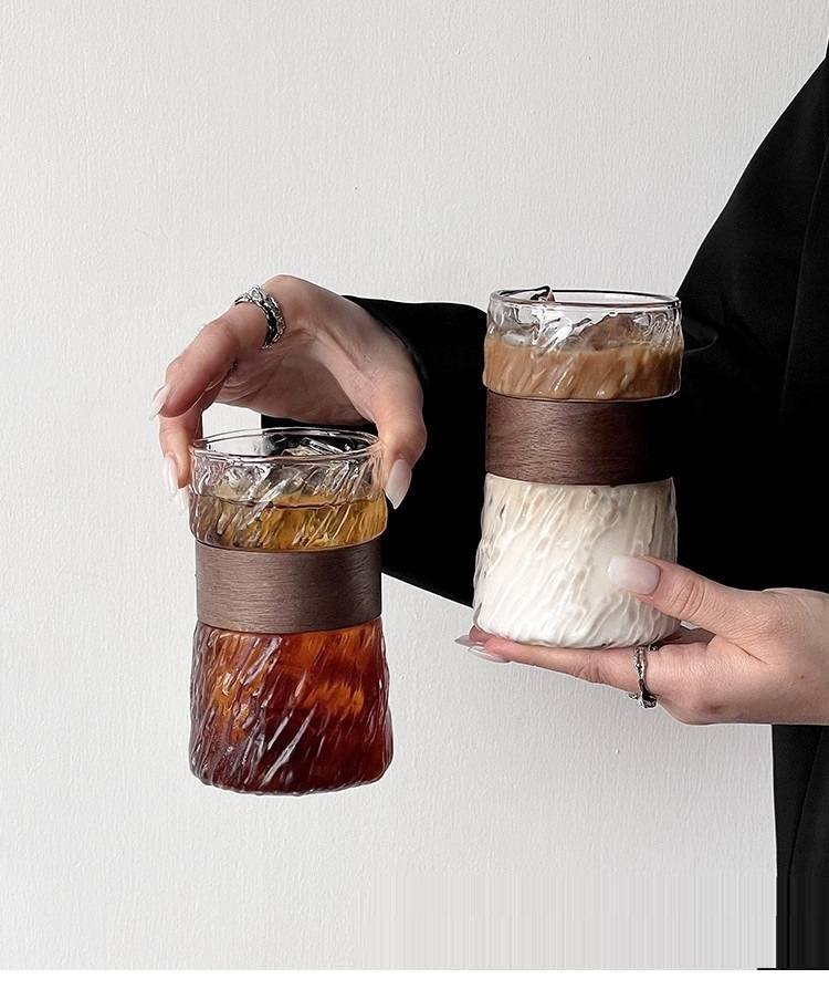 Hitzebeständige Kaffeetasse aus Glas mit hängendem Ohr, transparent, mit Tassenhülle, Eisbecher, amerikanische Tasse, Retro, hochwertiger Becher aus Borosilikatglas_voghion.com