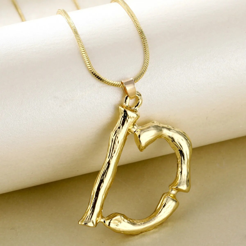 Vendita calda Collana con ciondolo a forma di lettera da donna, realizzata in bambù_voghion.com