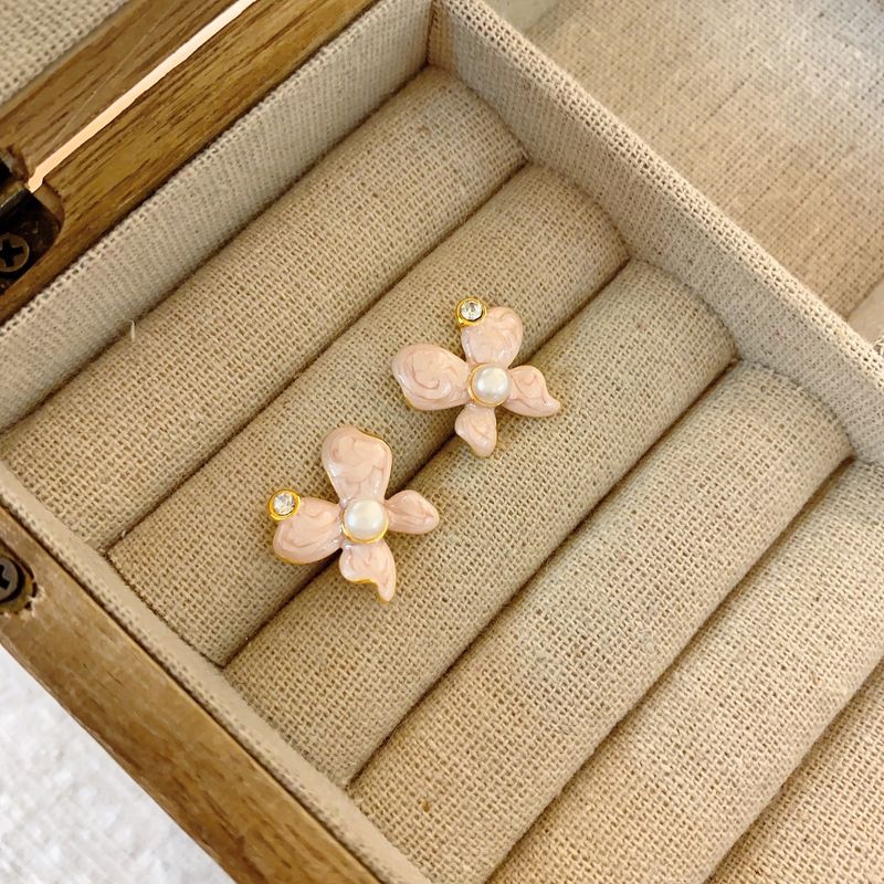 Women's Jewelry Small Fresh Retro Lily Of The Valley Pearl Earrings Unique Design Exquisite Flower Earrings Elegant Temperament Forest Earrings_voghion.com