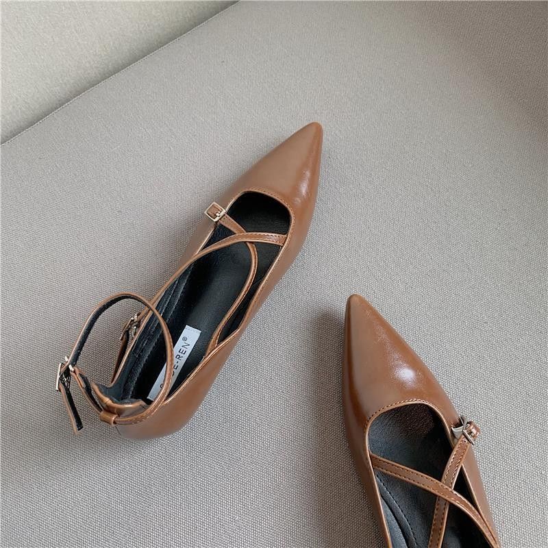 2024 nieuwe kleine dikke kruispuntige lage hak ondiepe mond gespband enkele schoen lente Franse damesschoenen_voghion.com