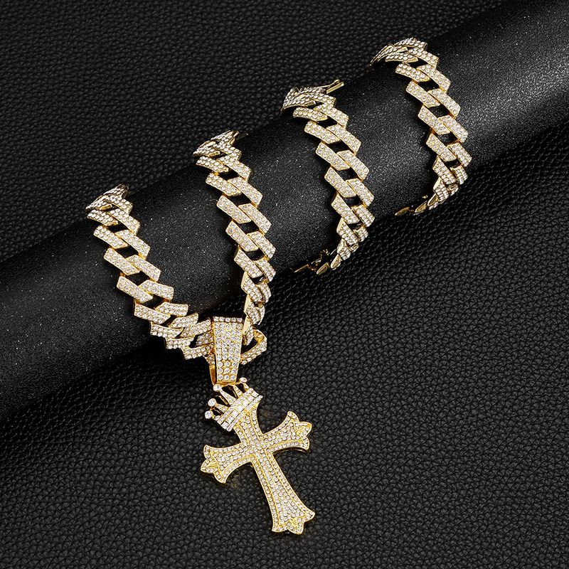 Full Diamond Crown Cross Pendant, Environmentally Friendly Electroplated Alloy With Diamonds, Personalized And Versatile_voghion.com