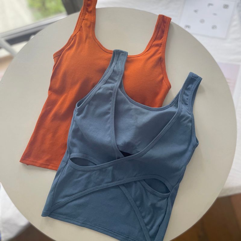 Bellissimo reggiseno interno esterno con parte posteriore piccola, canotta bianca_voghion.com